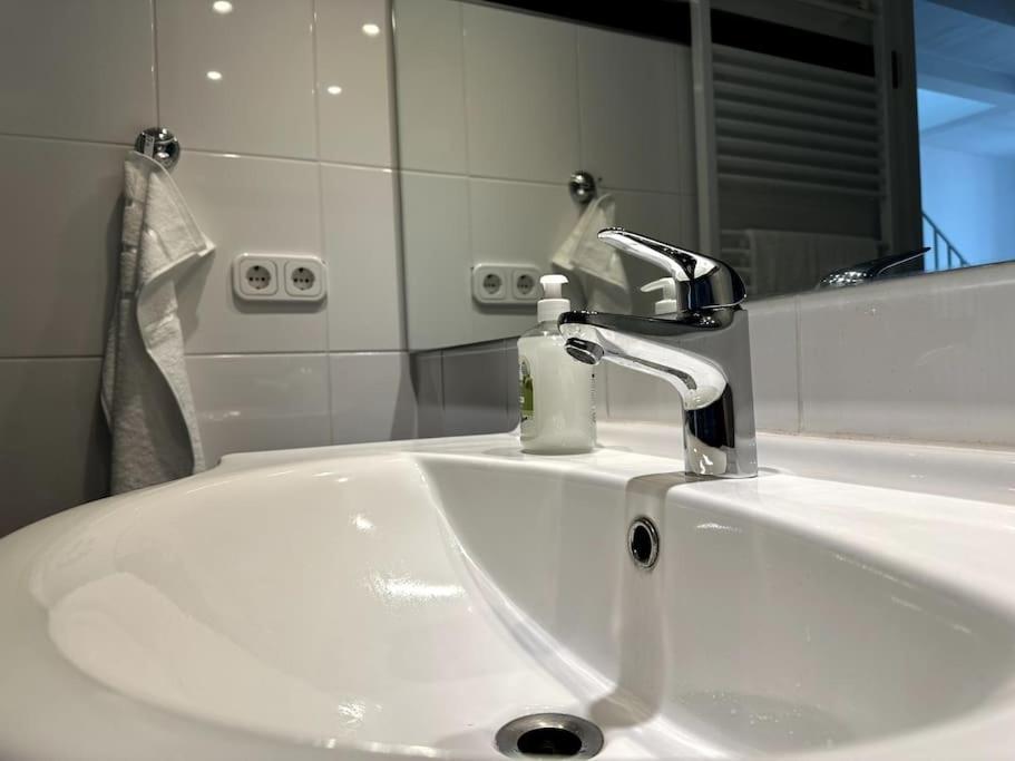Lejlighed 210 M2 Loft Mit Terasse 2b 3r Kreuzberg *